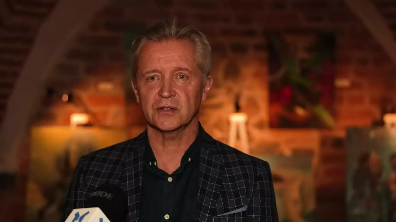 surrealizm-w-muzeum-em.mp4